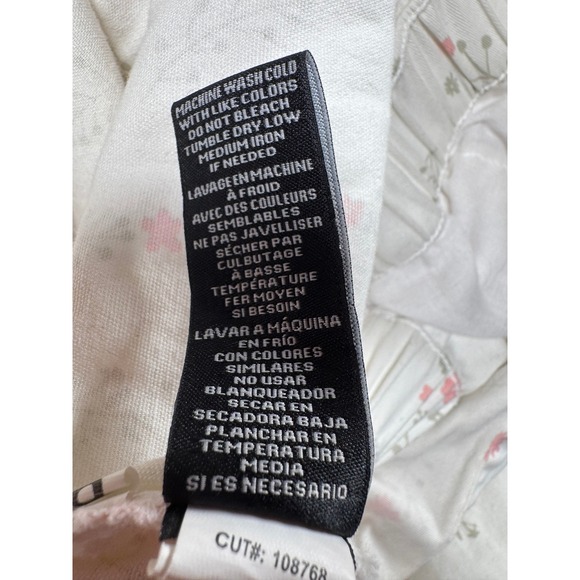 Celebrity Pink Soft Denim Romper. Size L, 11-1 3 Whit Pink Floral Shorts Snaps - Picture 9 of 9